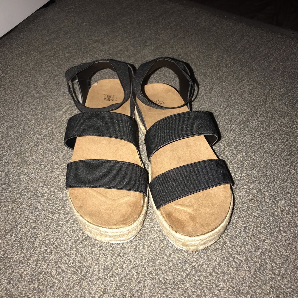 Platform sandals